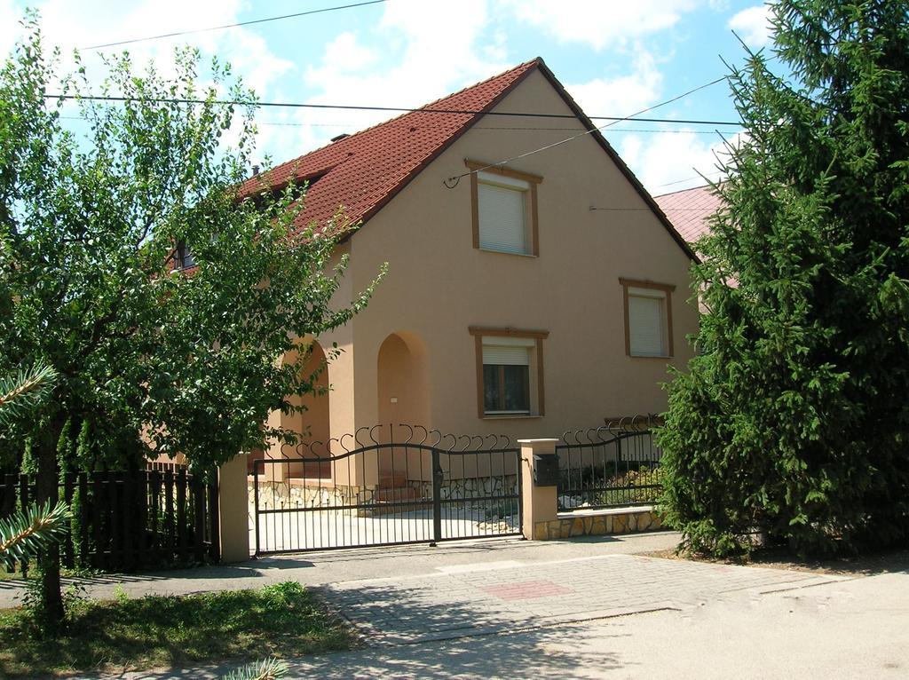 Margareta Apartman Sarvar Exterior foto