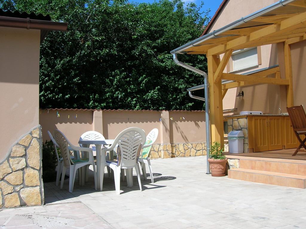Margareta Apartman Sarvar Exterior foto